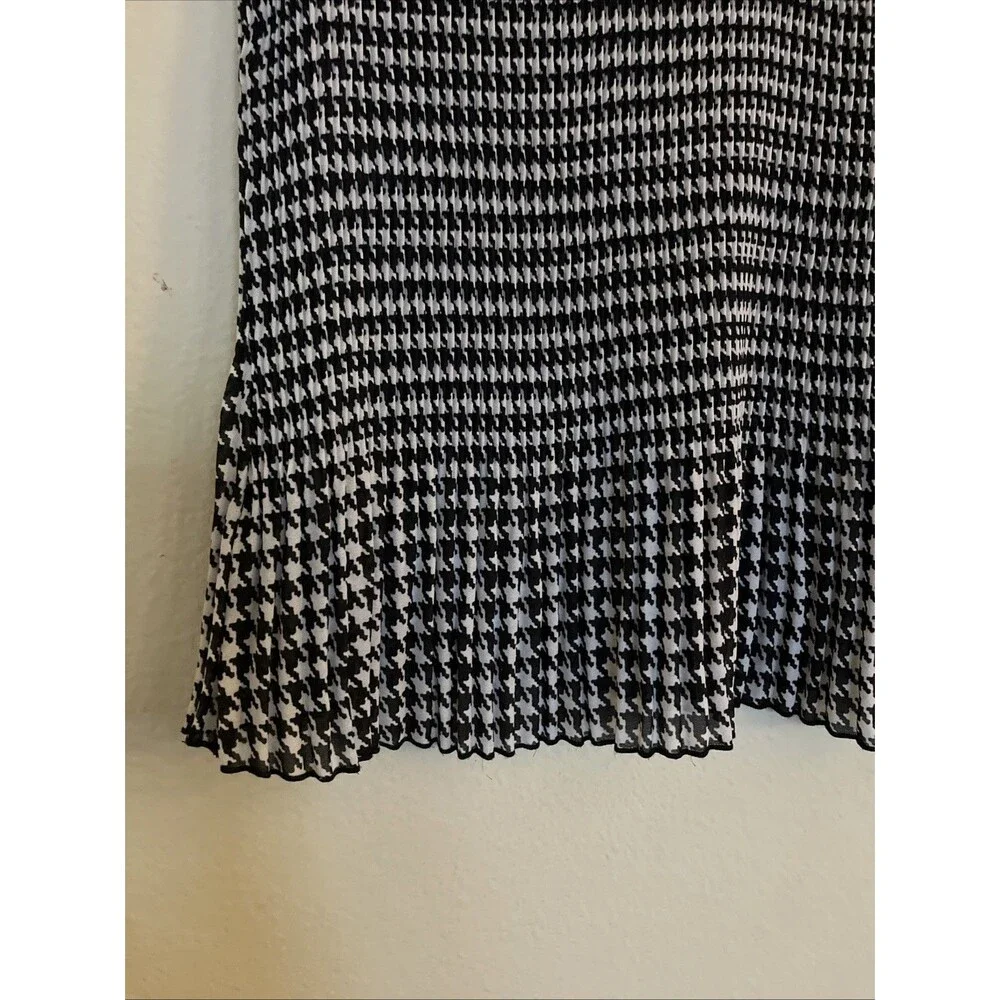 Essentials Milano Houndstooth Peplum Accordion Sleeveless Round Neck Top SZ XL
